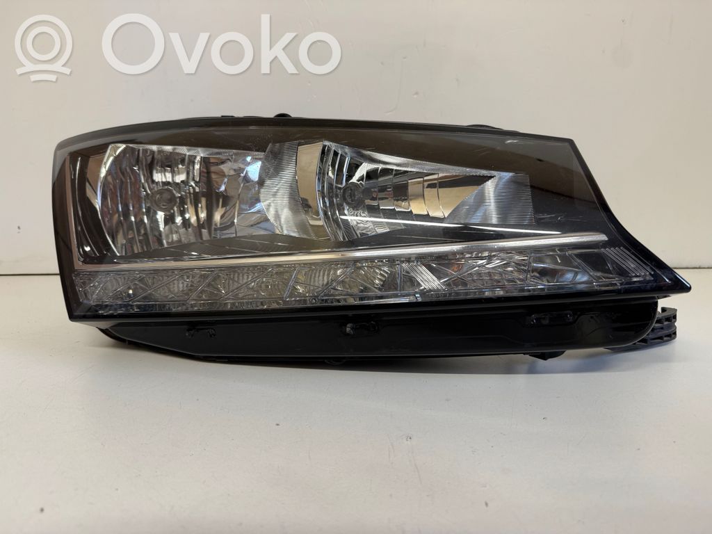 Skoda Fabia Mk3 (NJ) Lampa przednia 