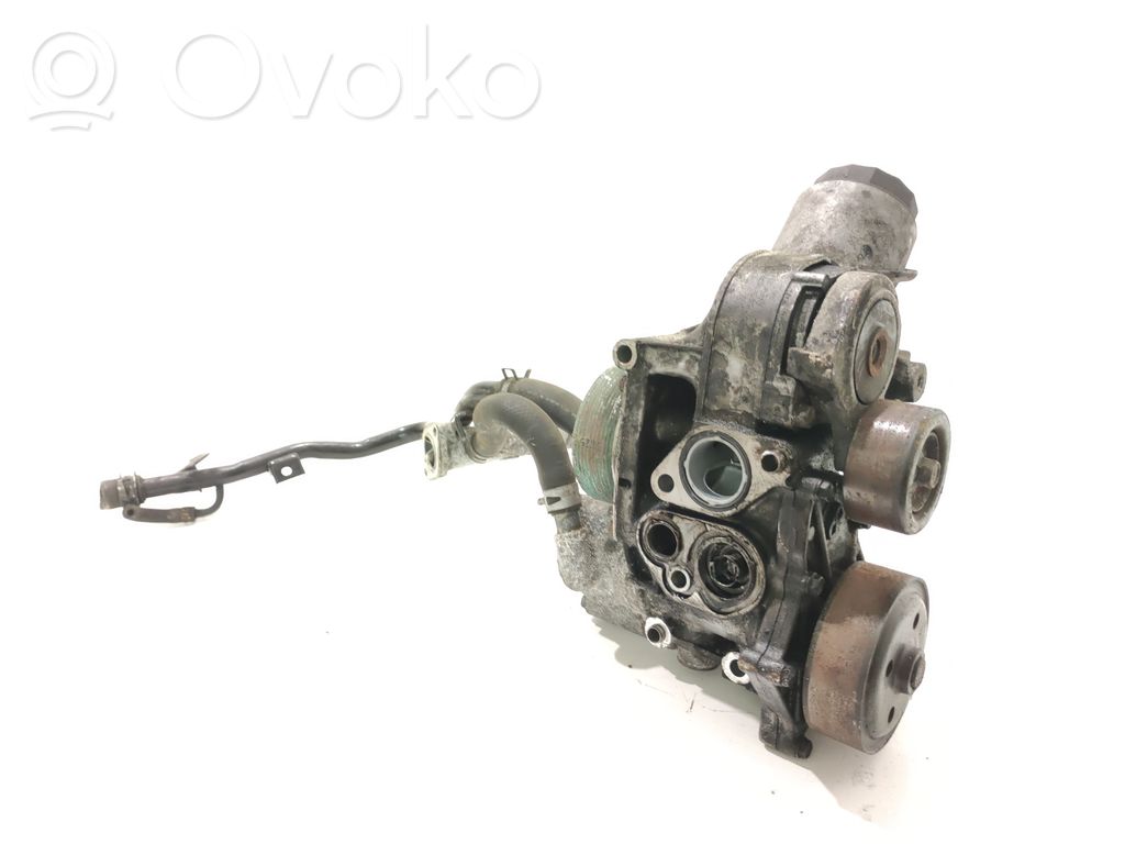 Honda Civic Oil filter mounting bracket 