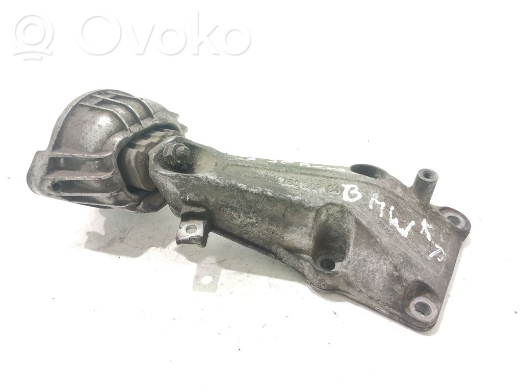 Engine mounting bracket   6760307