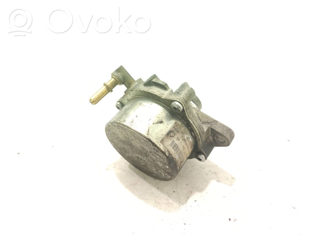 Opel Corsa D Vacuum pump 