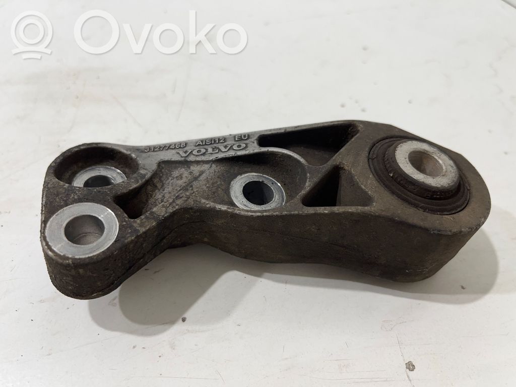Volvo XC70 Gearbox mounting bracket 