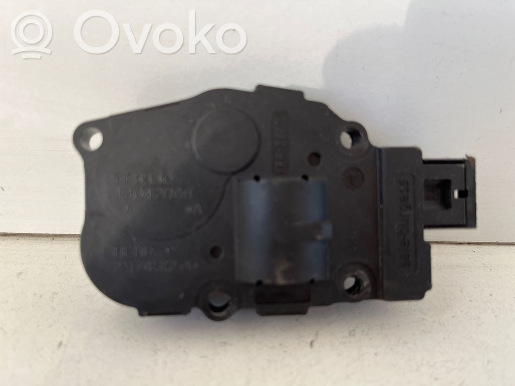 Audi A4 S4 B8 8K Silniczek nagrzewnicy 