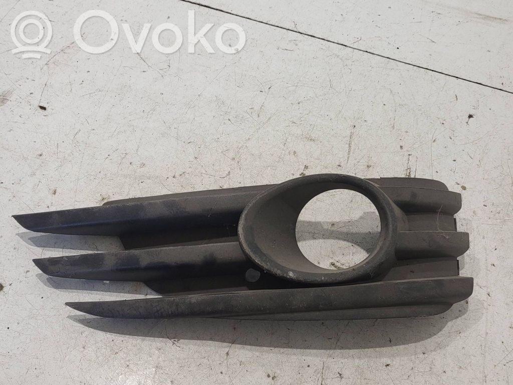 Opel Zafira B Etupuskurin alempi jäähdytinsäleikkö 