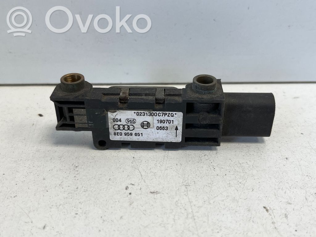 Czujnik uderzenia Airbag   8E0959651,190701,0231300C7PZ0