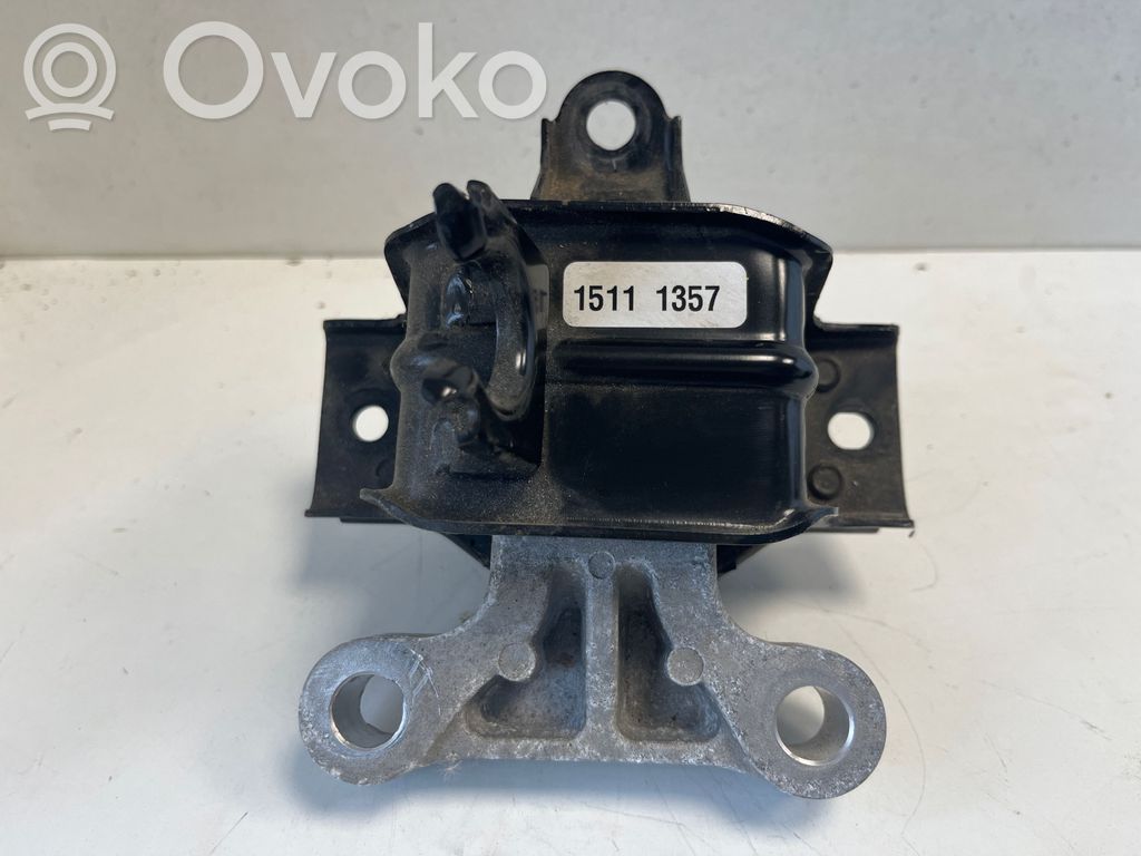 Engine mount bracket   15111357