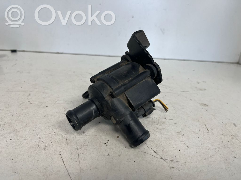 Audi A5 Pompe à eau de liquide de refroidissement 