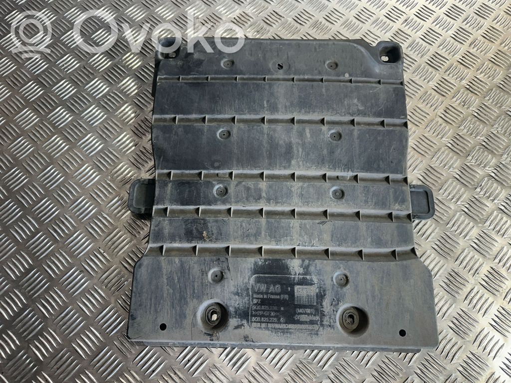 Volkswagen PASSAT B8 Protecție centrală motor 