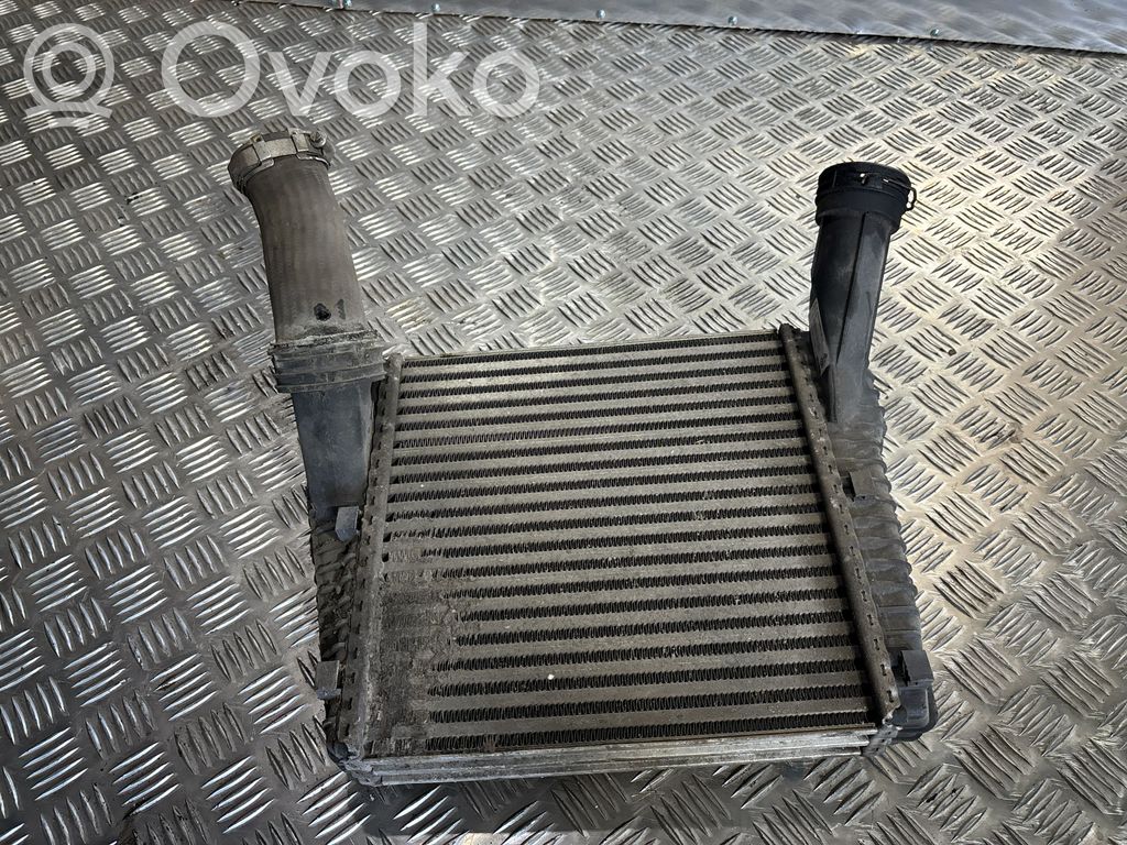 Audi Q7 4L Interkūlerio radiatorius 