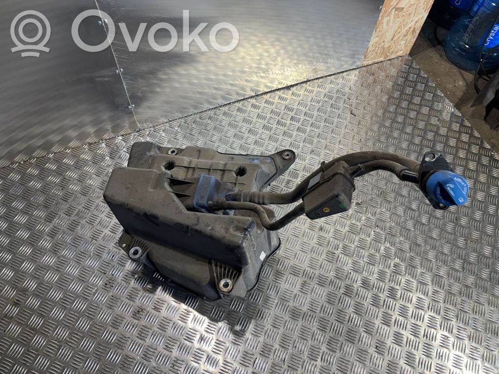 Audi A4 S4 B9 Zbiornik płynu AdBlue 