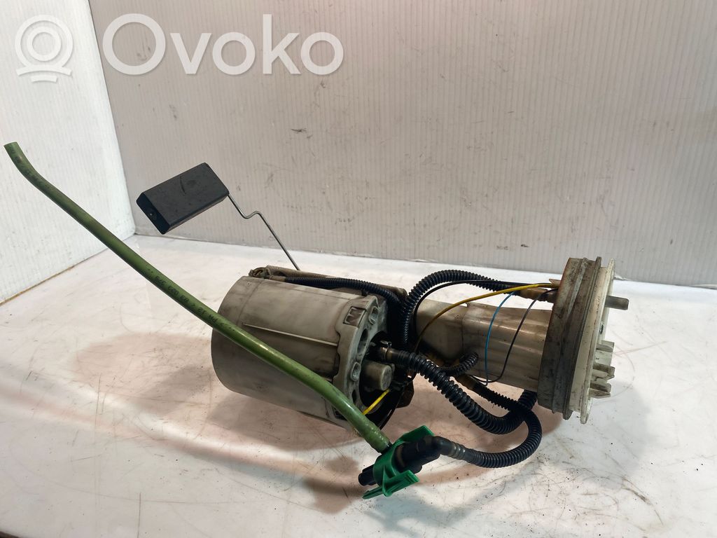 Audi A4 S4 B7 8E 8H Bomba interna de combustible 