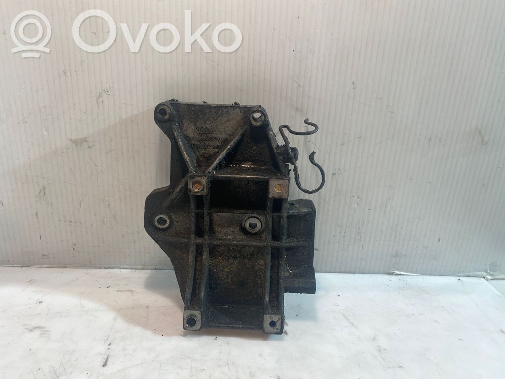 Audi A4 S4 B5 8D Engine mounting bracket 