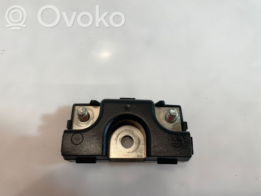 Antenos stiprintuvas   4F0035570