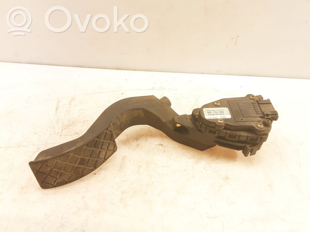Audi A4 S4 B5 8D Kaasupoljin 