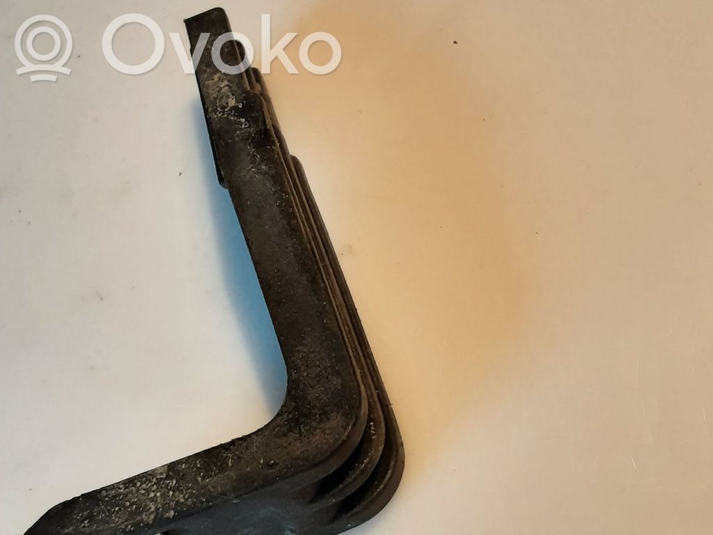 Halterung Scheinwerfer   4E0941453