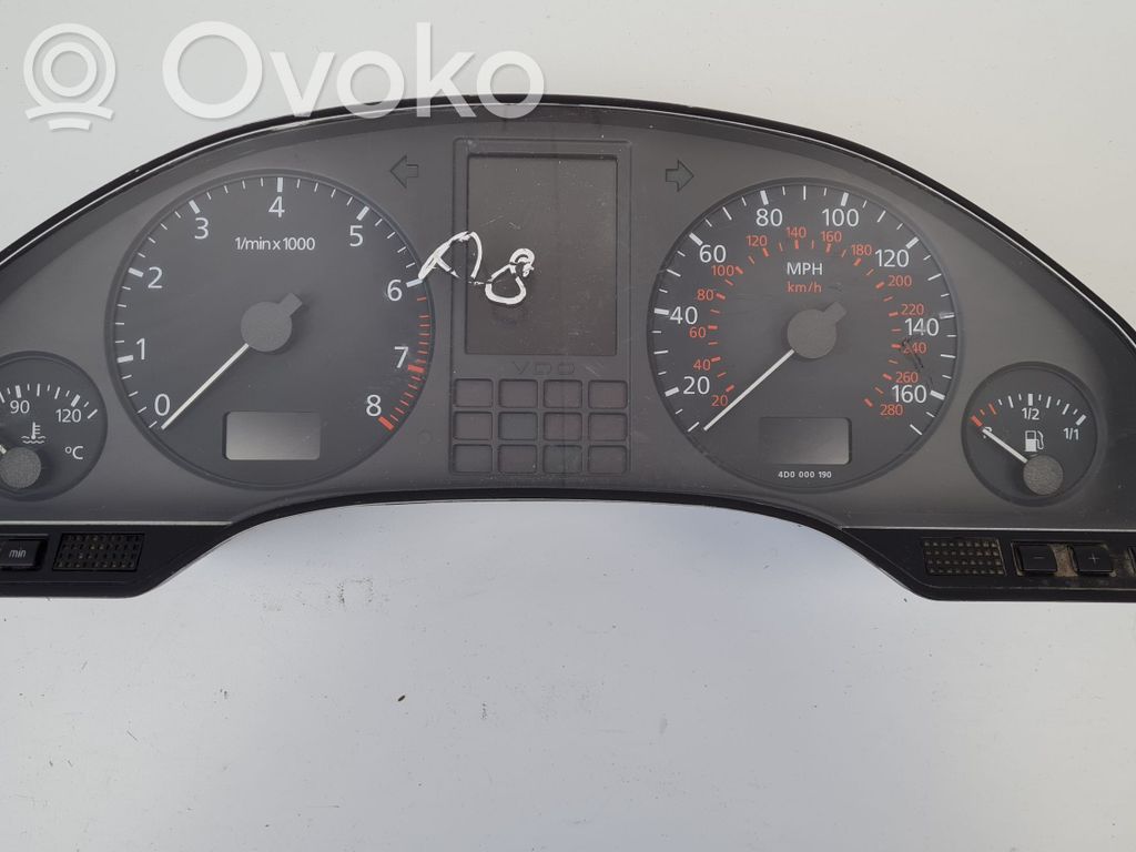 Audi A8 S8 D2 4D Licznik / Prędkościomierz 