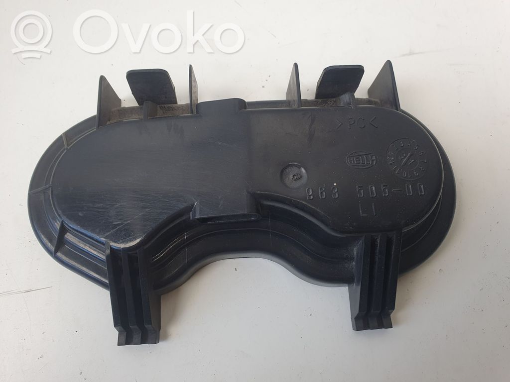 Audi A3 S3 8L Osłona żarówki lampy przedniej 