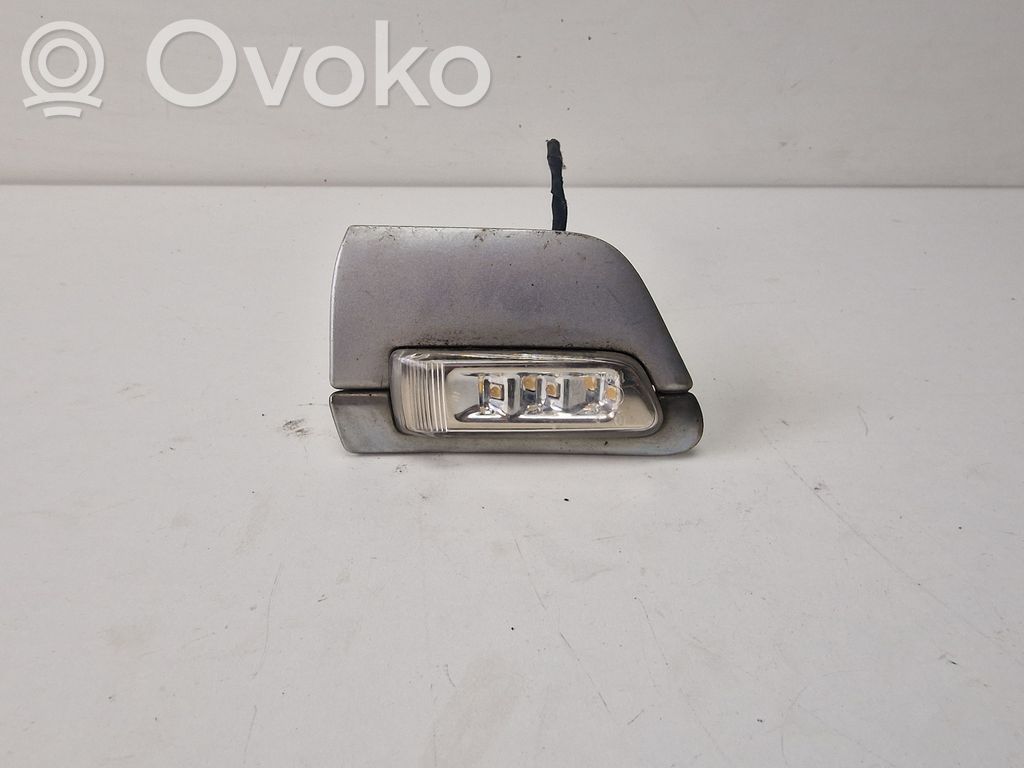 Audi A8 S8 D3 4E Etupuskurin suuntavilkku 