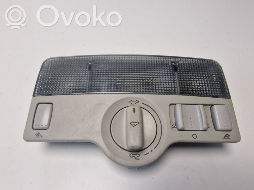 Volkswagen Golf IV Priekinių vietų apšvietimo žibintas 