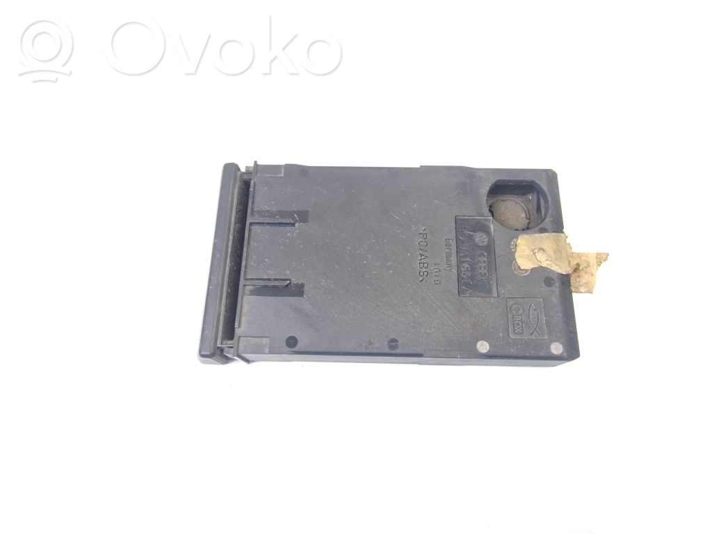 Półka   4B0941561A