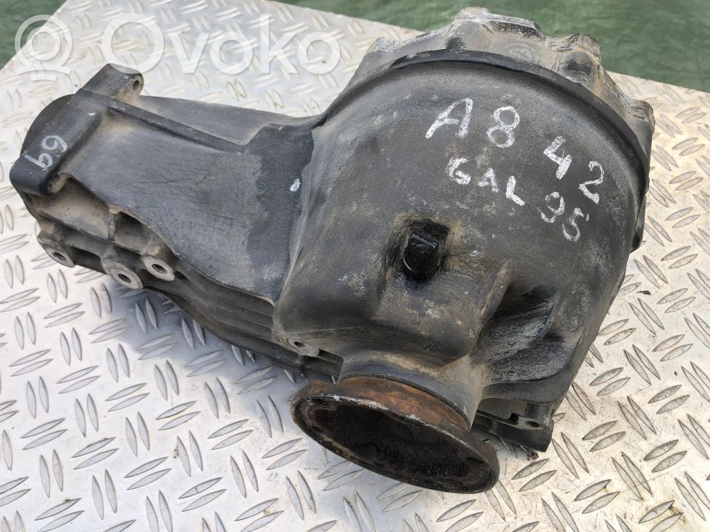 Audi A8 S8 D2 4D Galinis reduktorius 