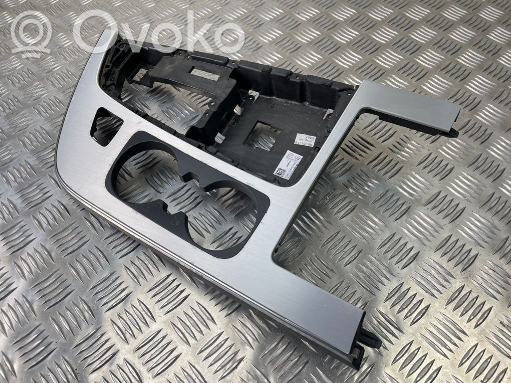 Audi SQ7 Verkleidung Armaturenbrett Cockpit Mitte 