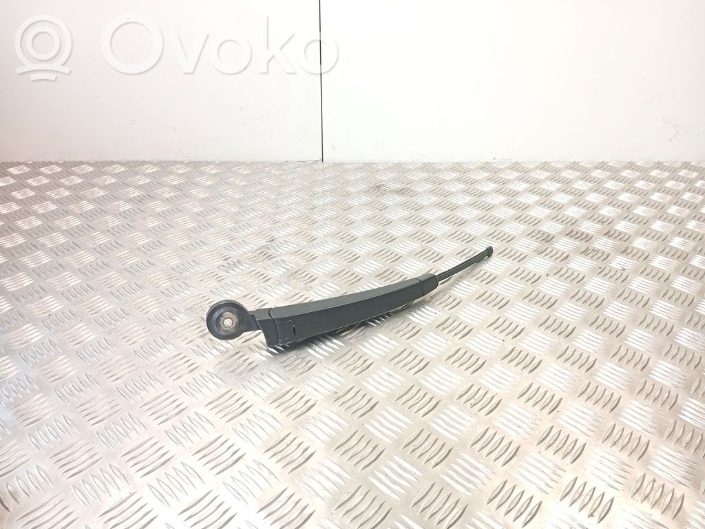 Volkswagen Touareg I Rear wiper blade arm 