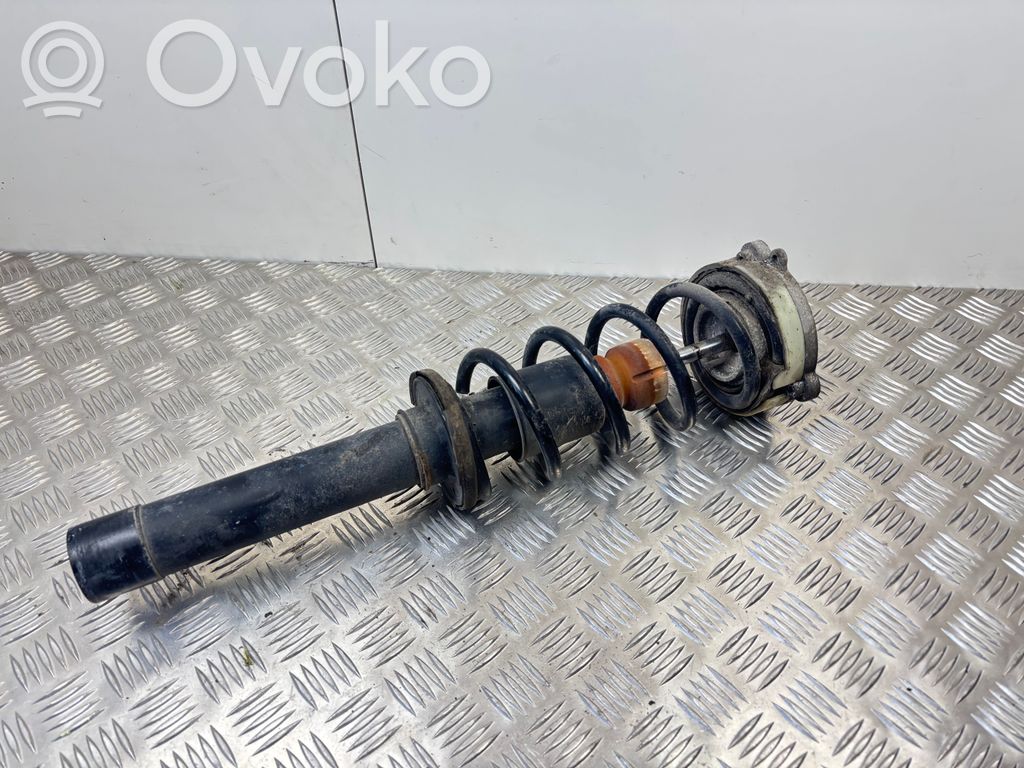 Audi A4 S4 B9 Amortyzator osi przedniej ze sprężyną 
