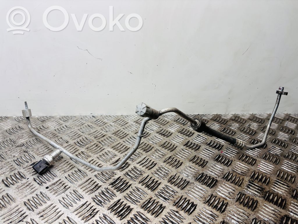 Volkswagen PASSAT B8 Conductă/furtun aer condiționat (A/C) 