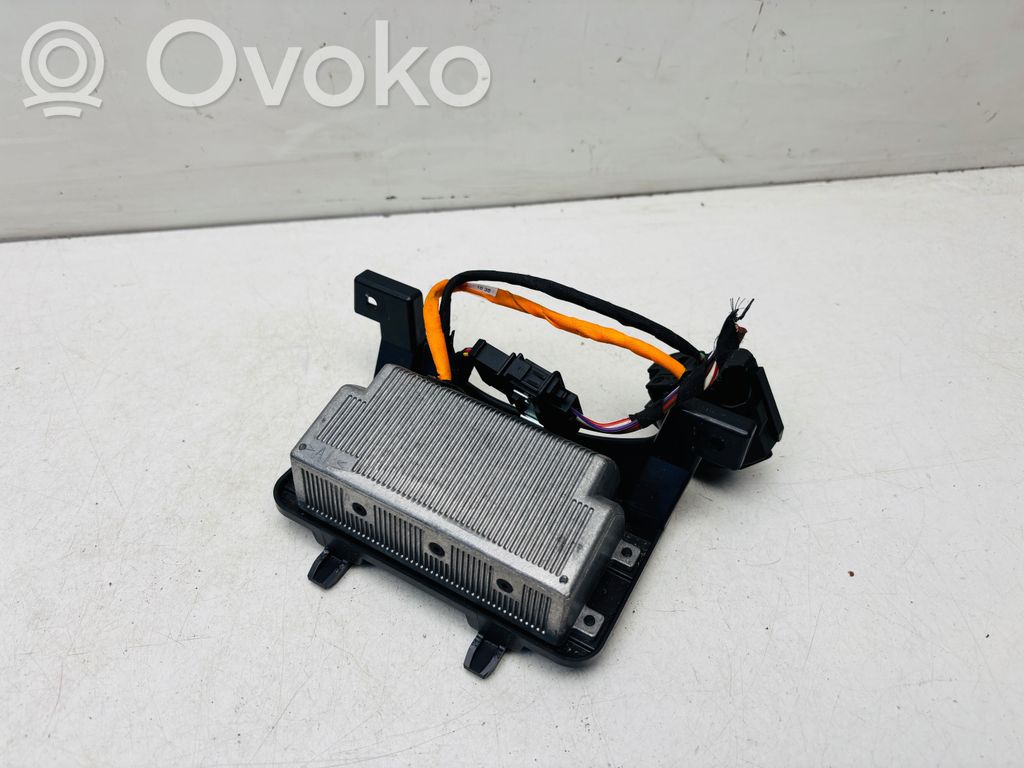 Skoda Superb B8 (3V) Convertisseur / inversion de tension inverseur 
