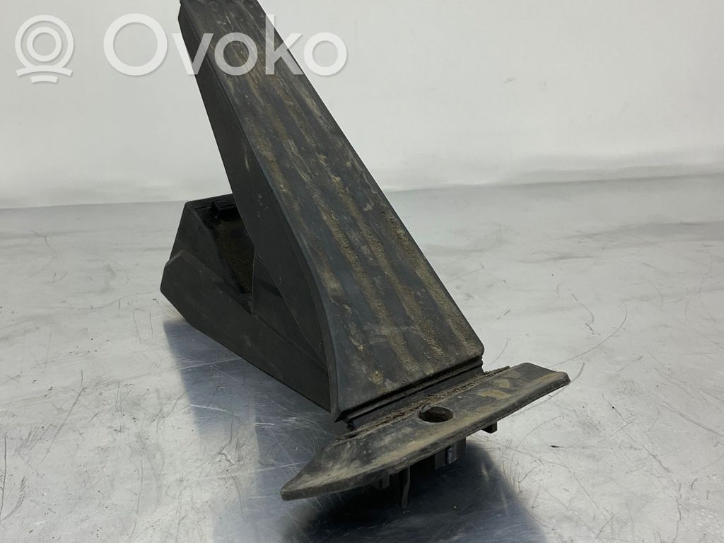 Akceleratoriaus pedalas   6789999