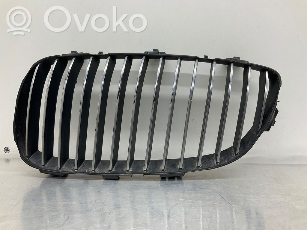 BMW 3 E90 E91 Front bumper upper radiator grill 