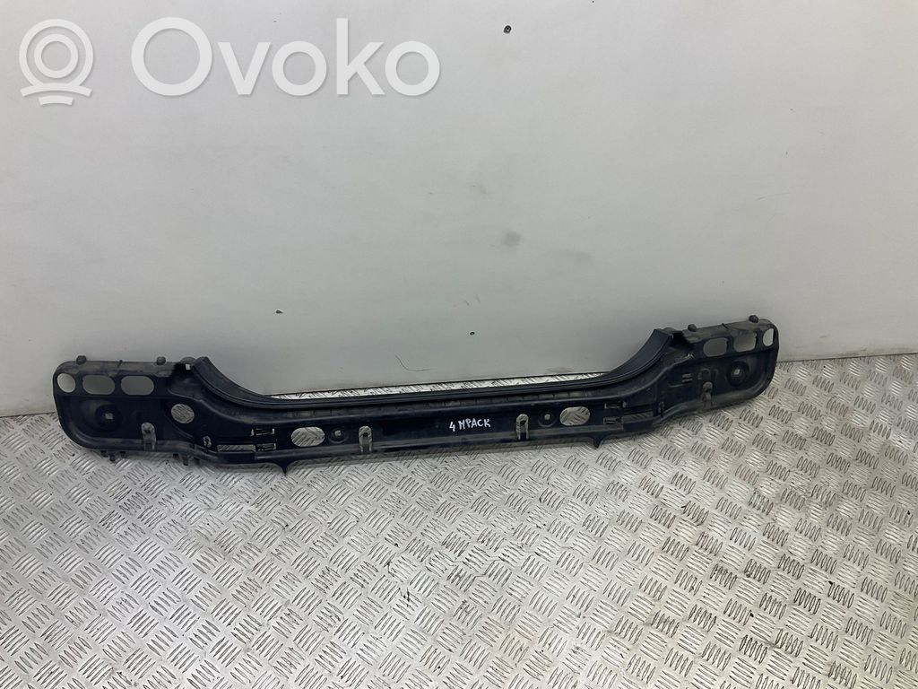 BMW 5 E60 E61 Задний держатель бампера 