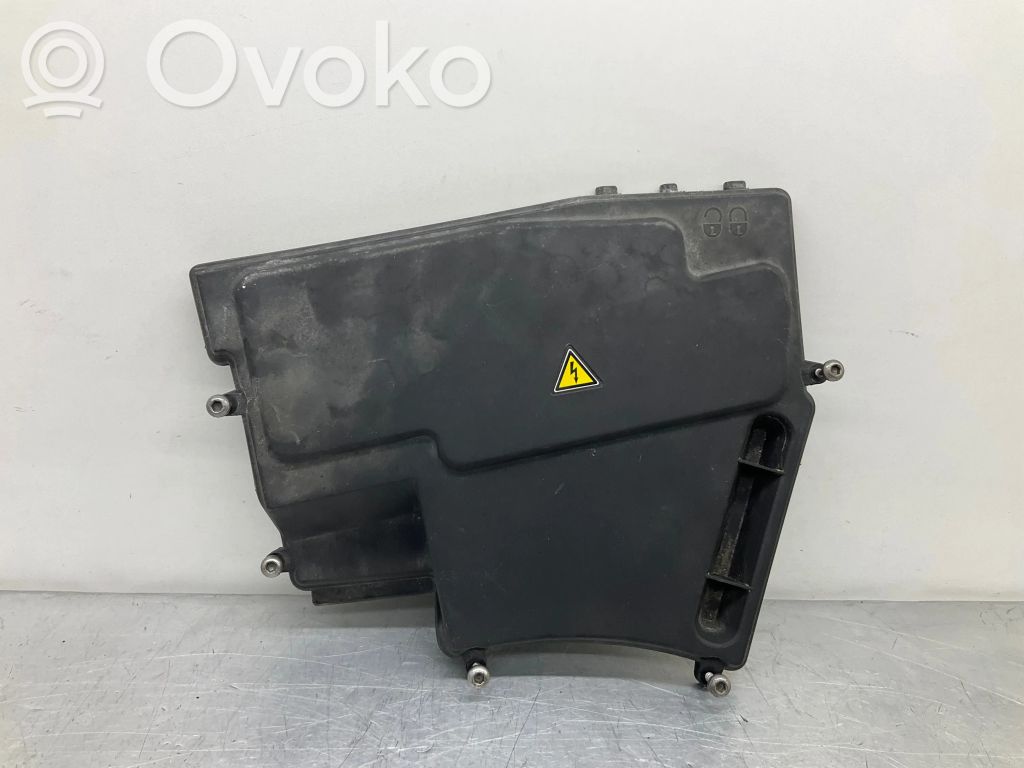 BMW 5 E60 E61 Dangtelis saugiklių dėžės 