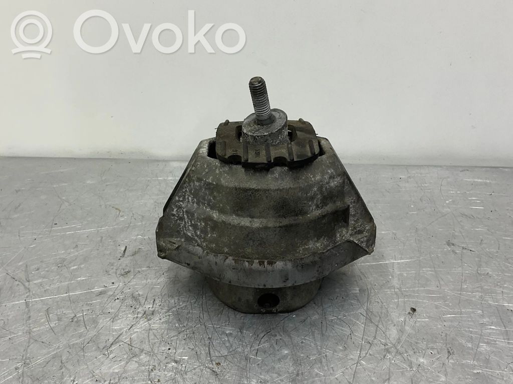 Engine mount bracket   6762607