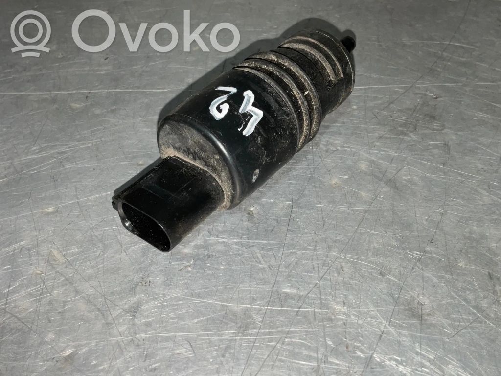BMW 5 F10 F11 Windscreen/windshield washer pump 