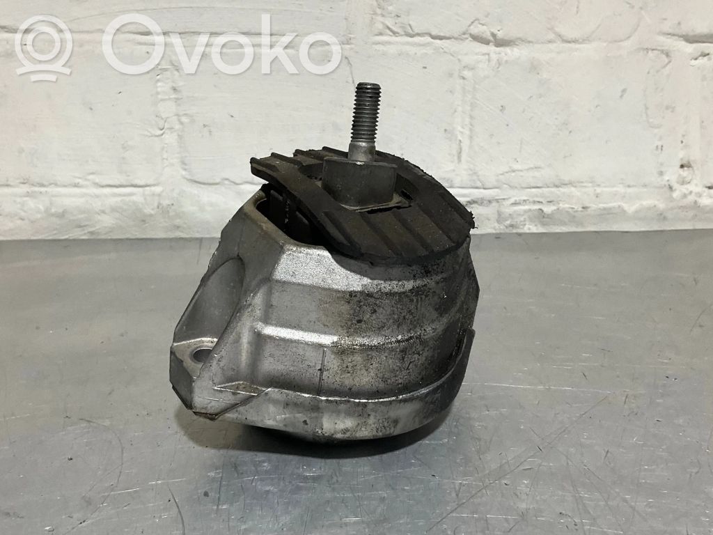 BMW 5 E60 E61 Engine mount bracket 