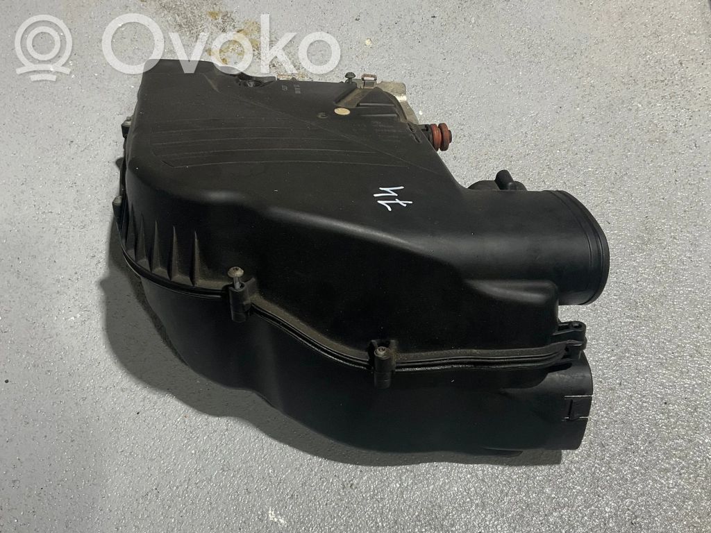 BMW 5 F10 F11 Oro filtro dėžė 