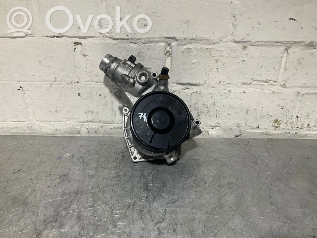 BMW 5 F10 F11 Vesipumppu 