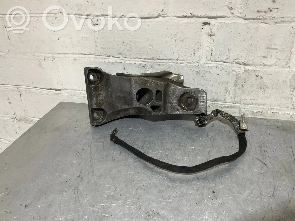 BMW 5 E60 E61 Engine mounting bracket 