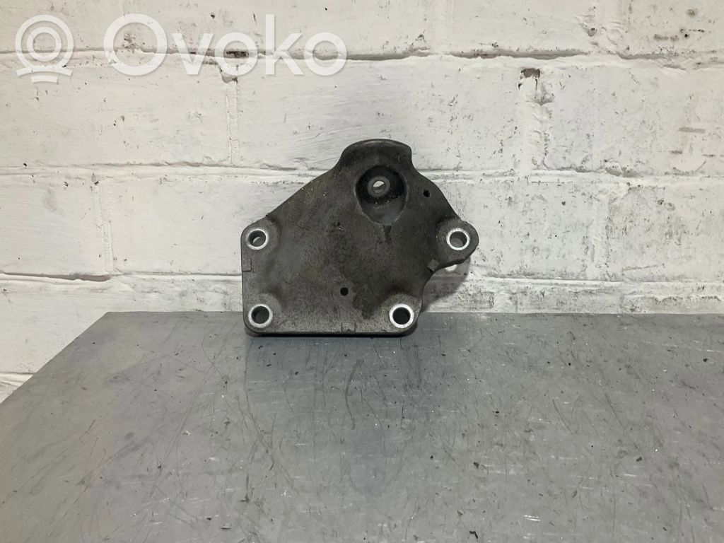 BMW 5 E60 E61 Engine mounting bracket 