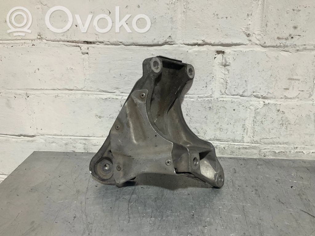 Engine mounting bracket   6772156