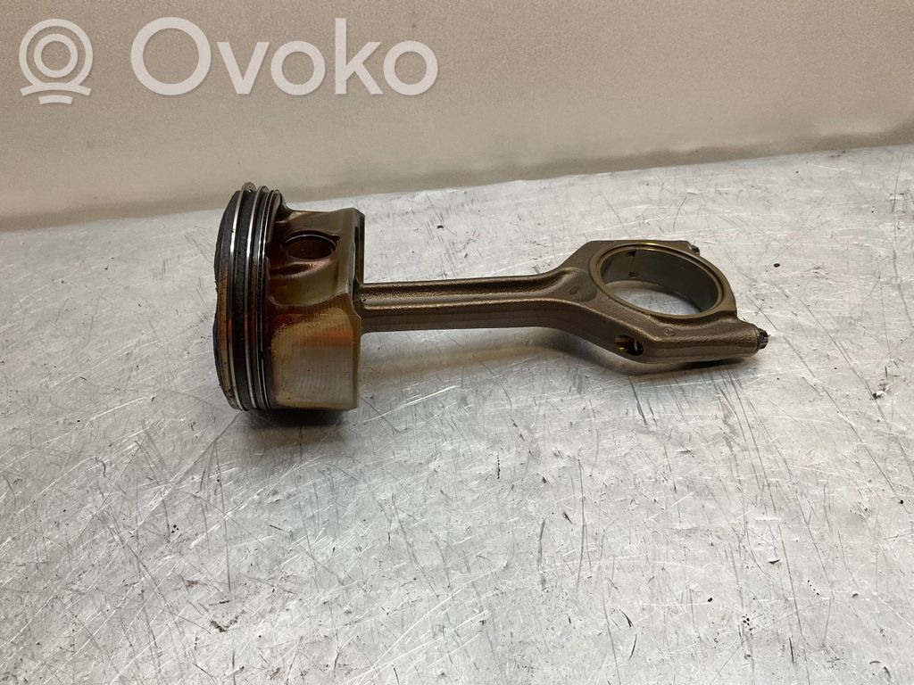BMW 3 E92 E93 Piston with connecting rod 