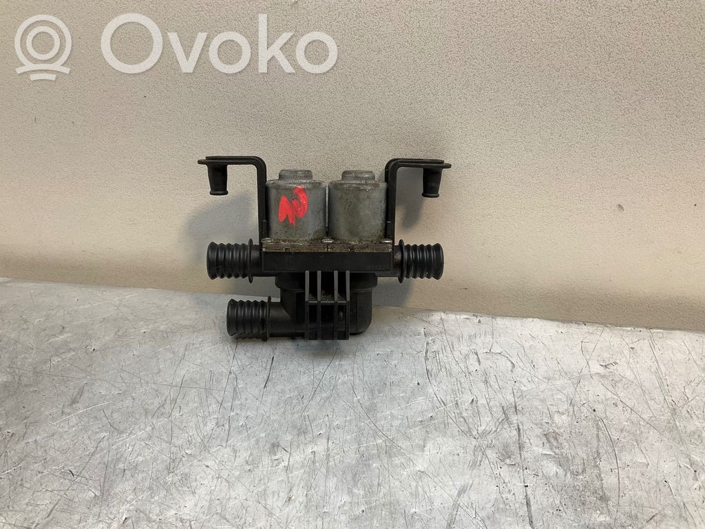 BMW 5 E60 E61 Apsildes radiatora vārsts (-i) 