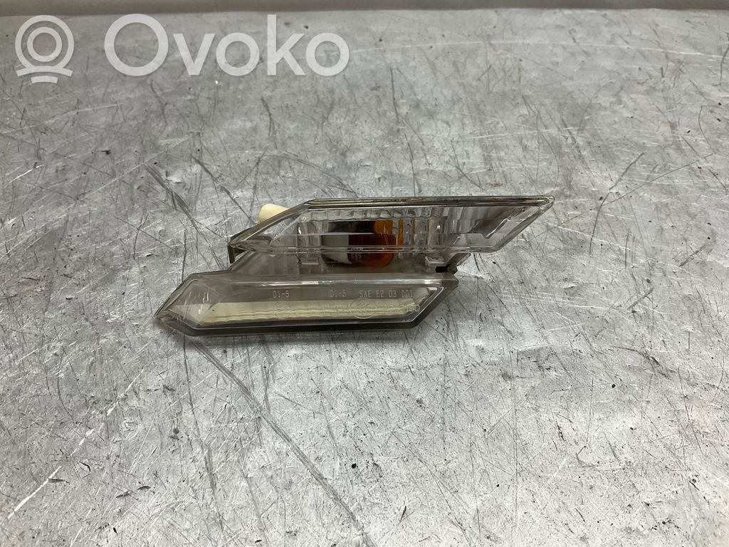 BMW 6 E63 E64 Front fender indicator light 