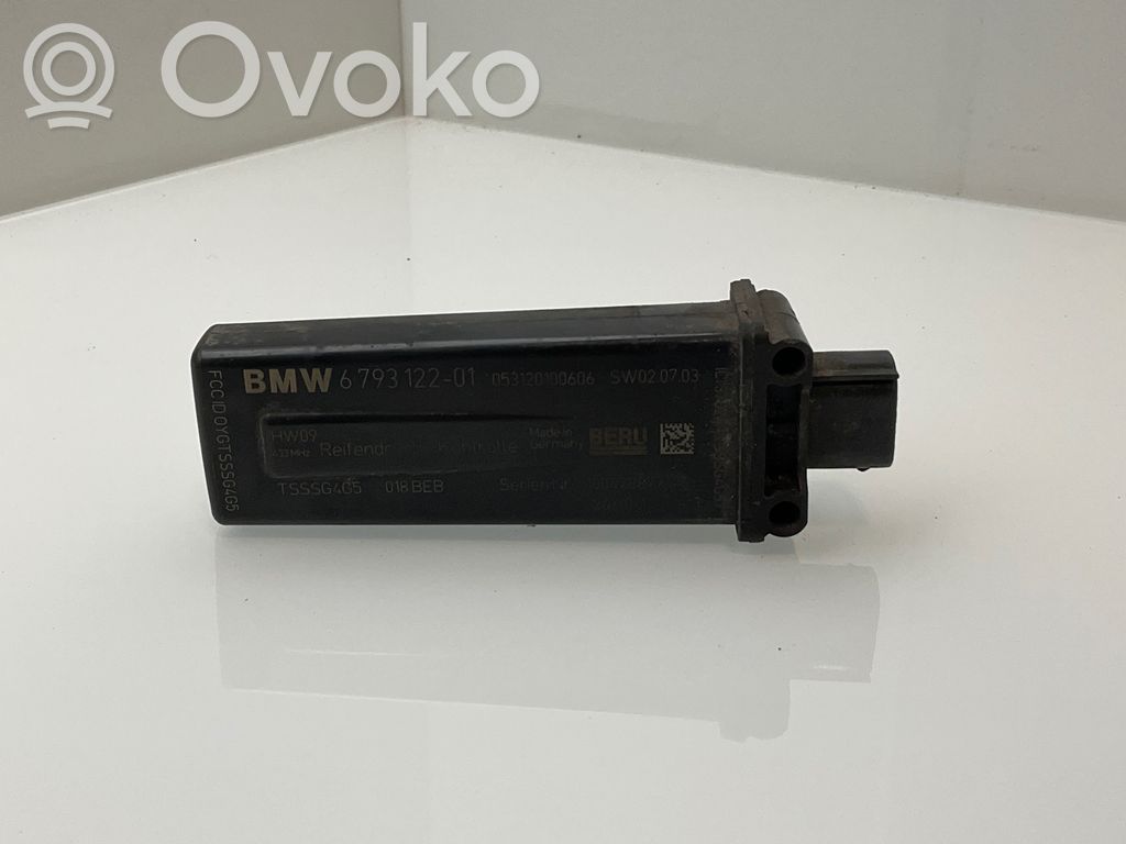 BMW X5 E70 Rengaspaineen valvontayksikkö 