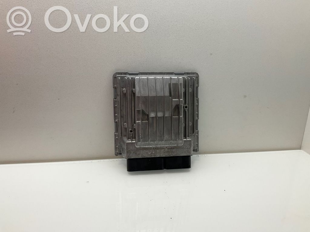 BMW 5 E60 E61 Engine control unit/module 
