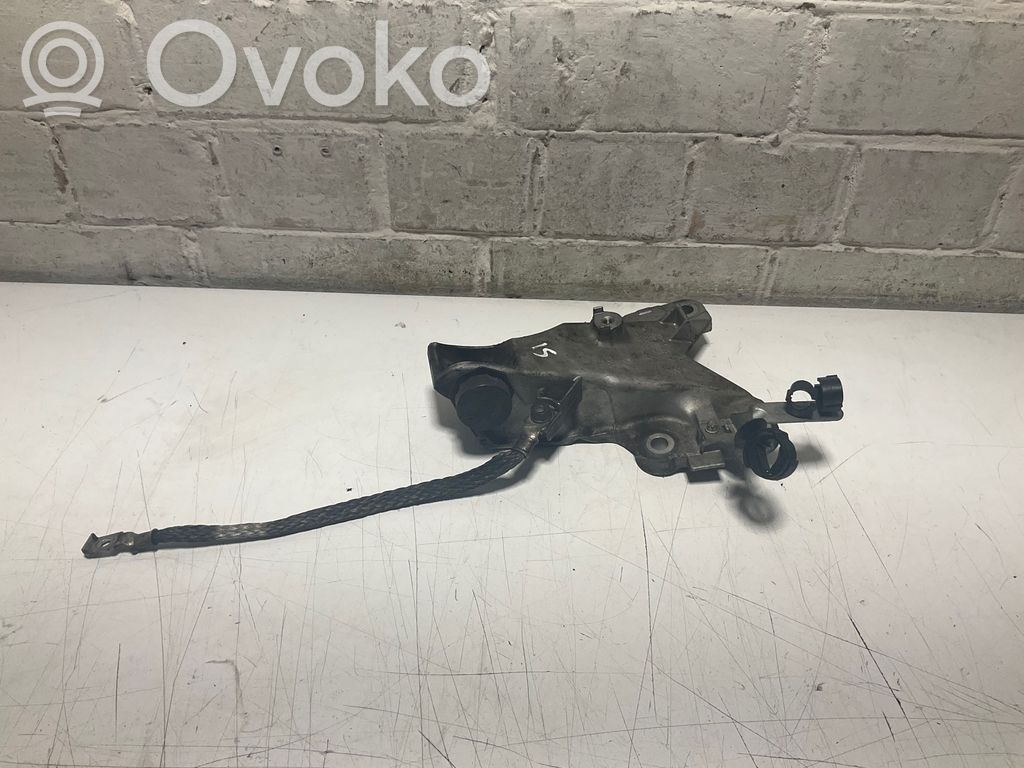 Engine mounting bracket   6760317,13807410