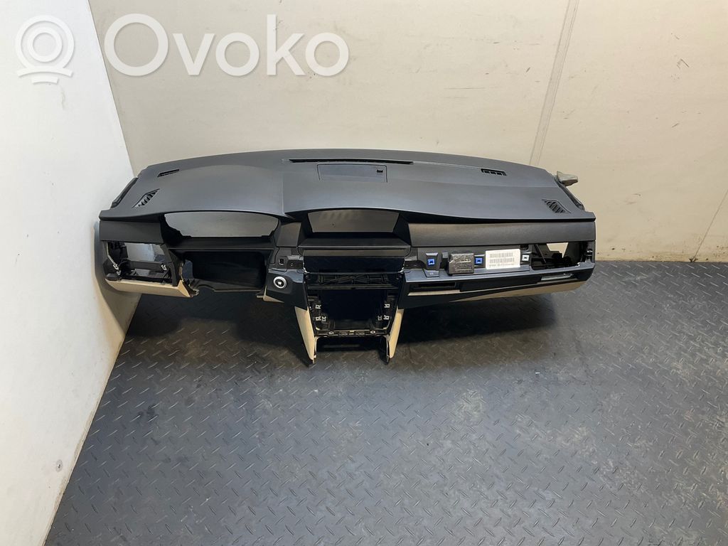 BMW 5 E60 E61 Panelė 