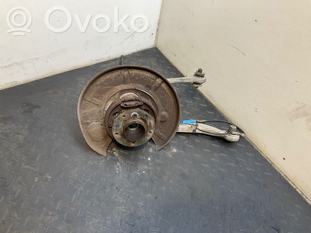 BMW 5 E60 E61 Aizmugurē riteņa rumbas vārpstas šarnīrs (stupica, capfa) 