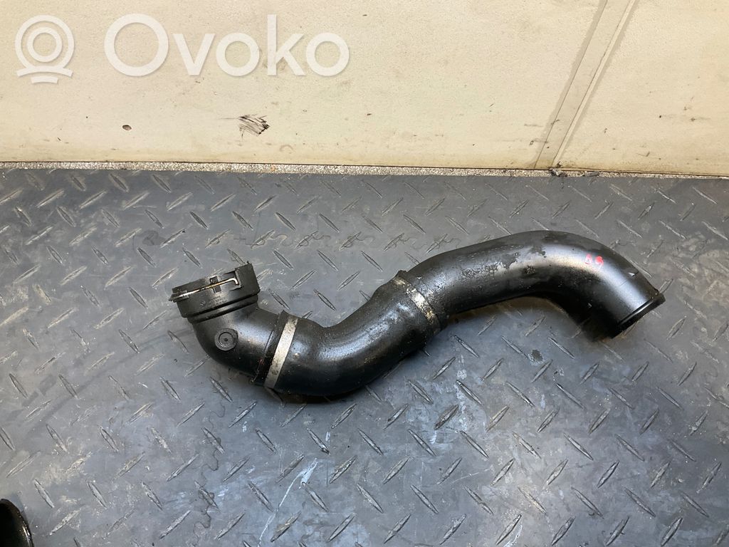 BMW 5 E60 E61 Välijäähdyttimen letku 